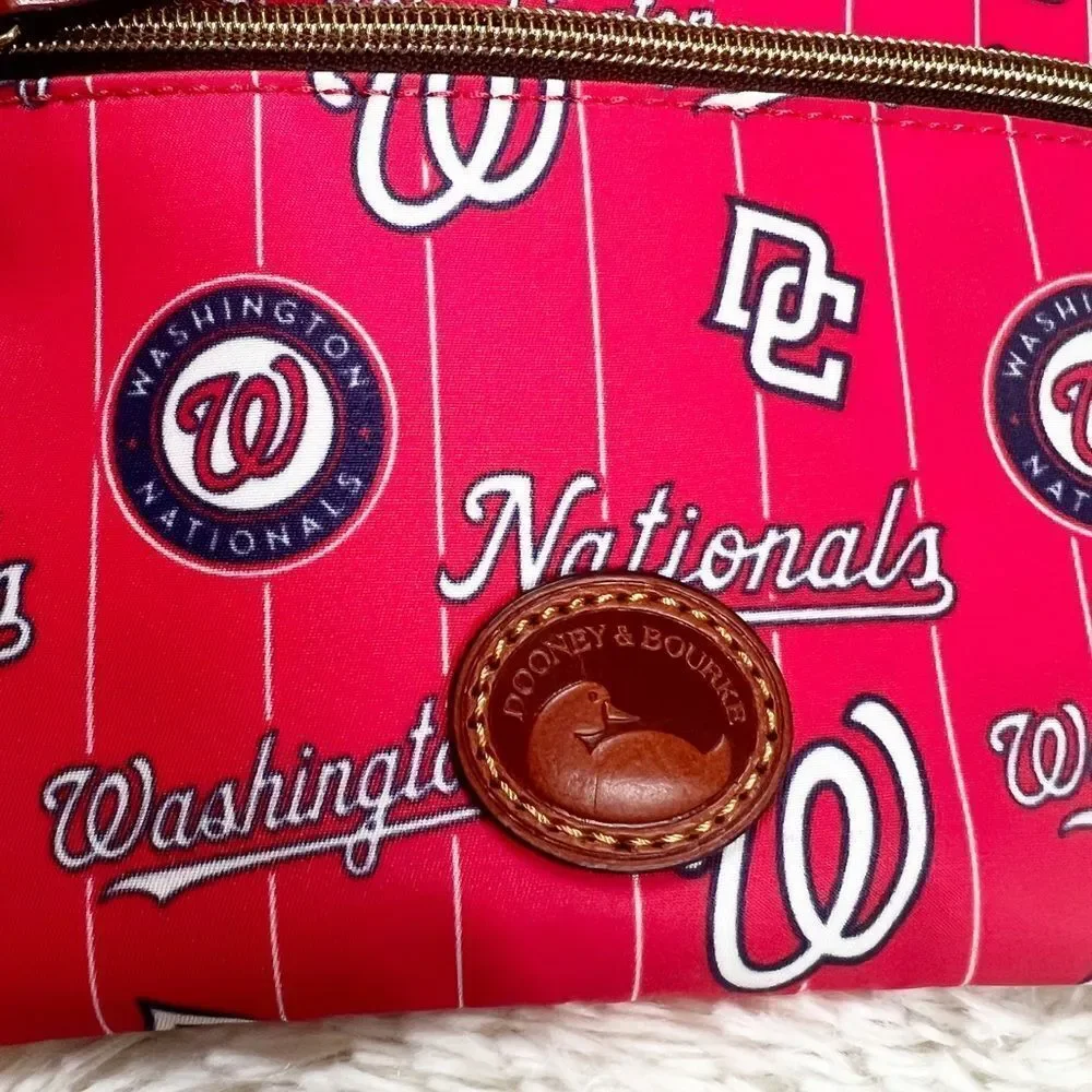 Dooney & Bourke super cute